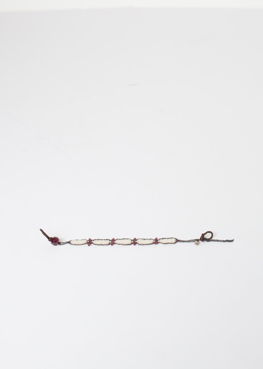 Garnet Bracelet in Frothy Pearl